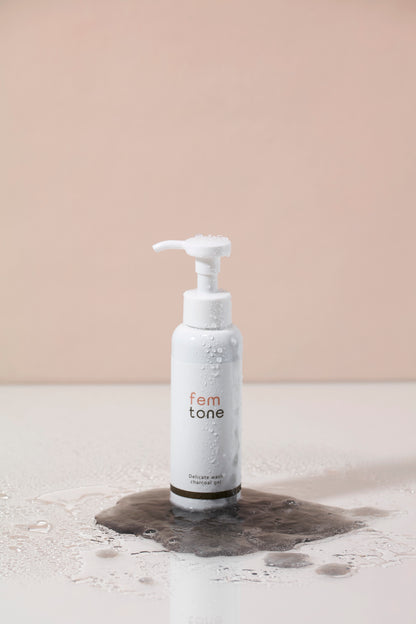 femtone デリケートウォッシュ チャコールジェル［無香料］150mL