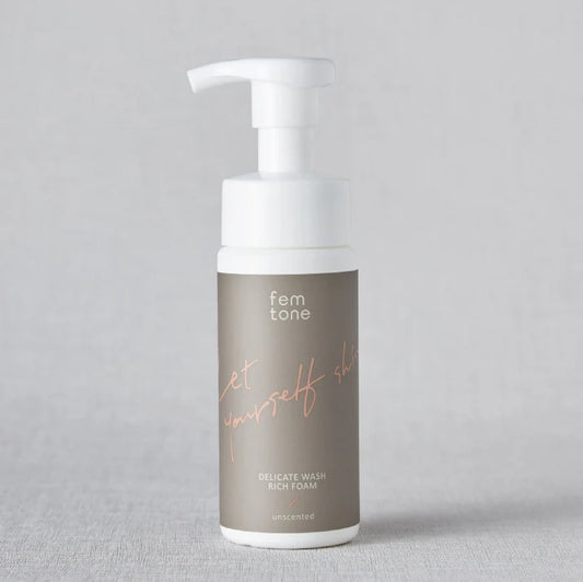 femtone デリケートウォッシュ リッチフォーム［無香料］150mL