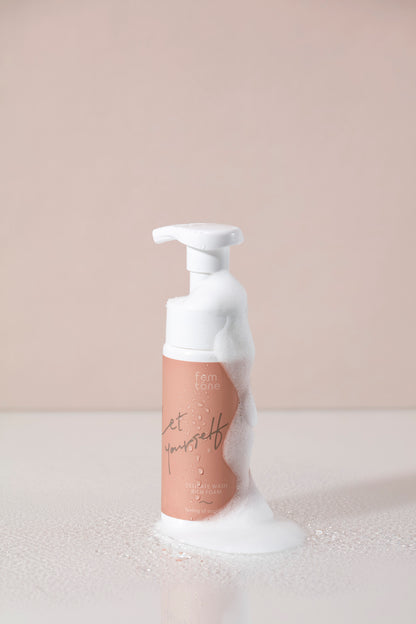 femtone デリケートウォッシュ リッチフォームAY 150mL